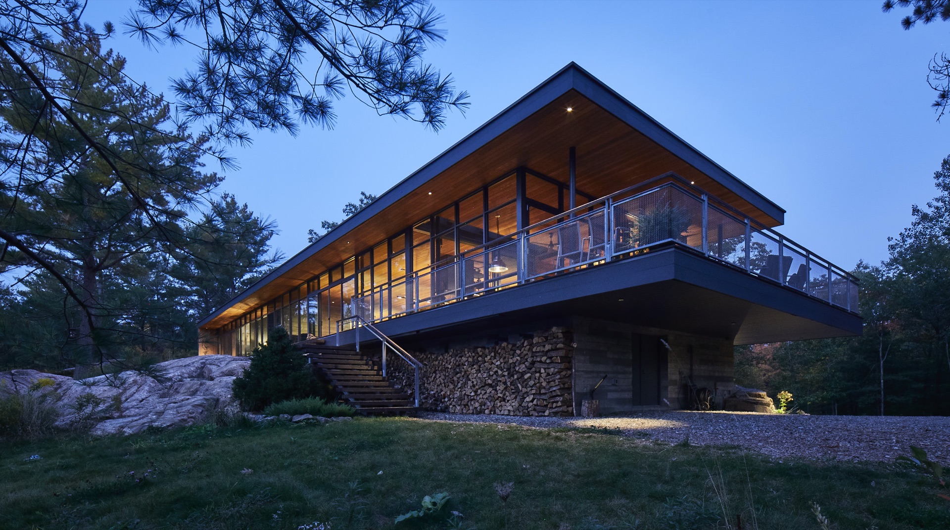 Minden Cottage — modern lakeside cottage in the Haliburton Highlands